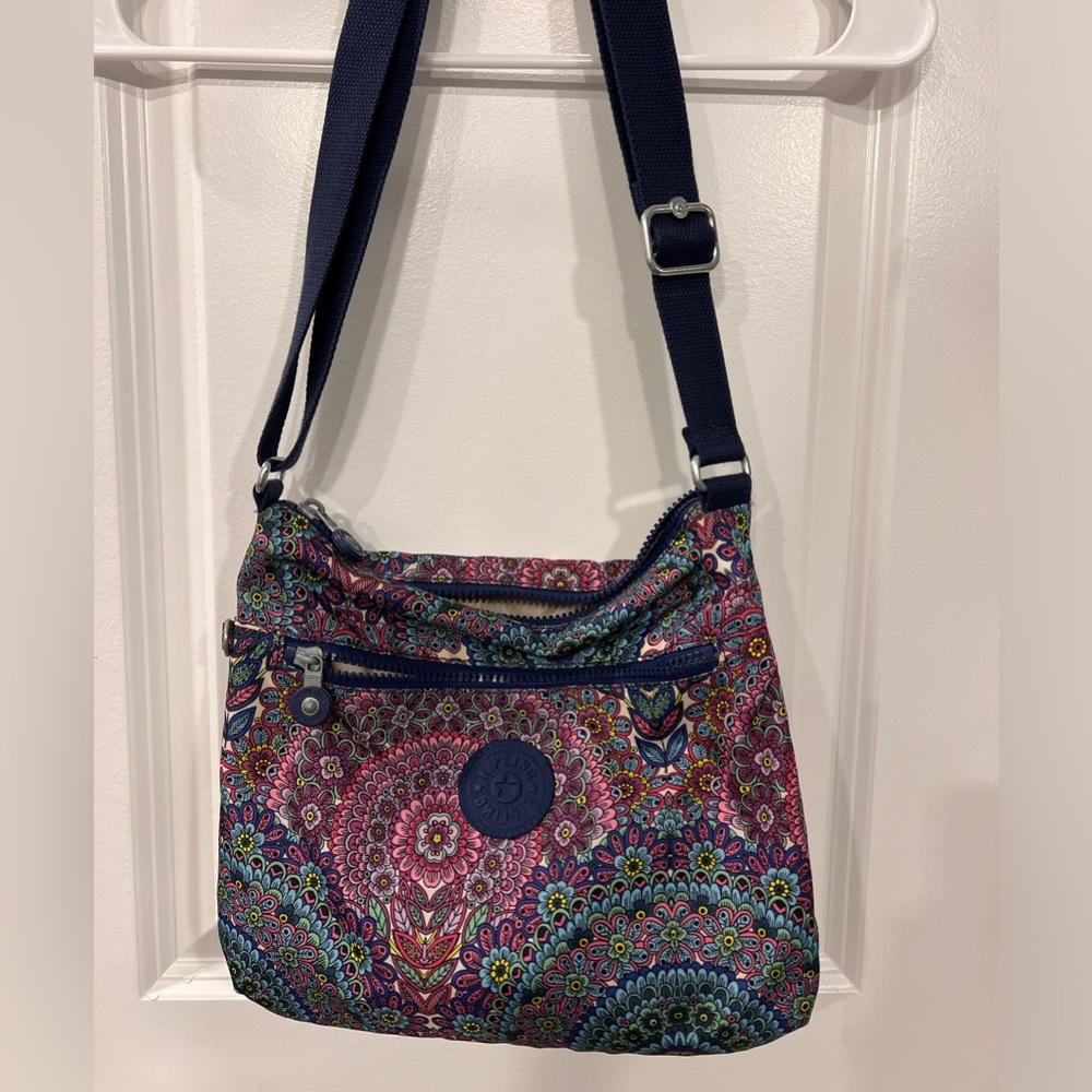 Gently used Kipling purse 👜❤️